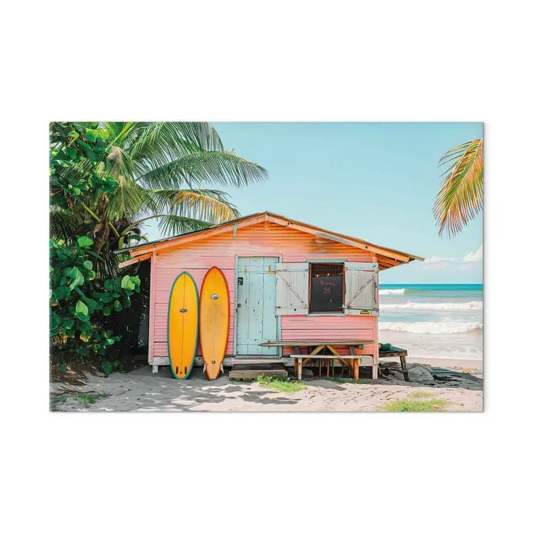 Surfing hut - färgglatt plankhus på en tropisk strand